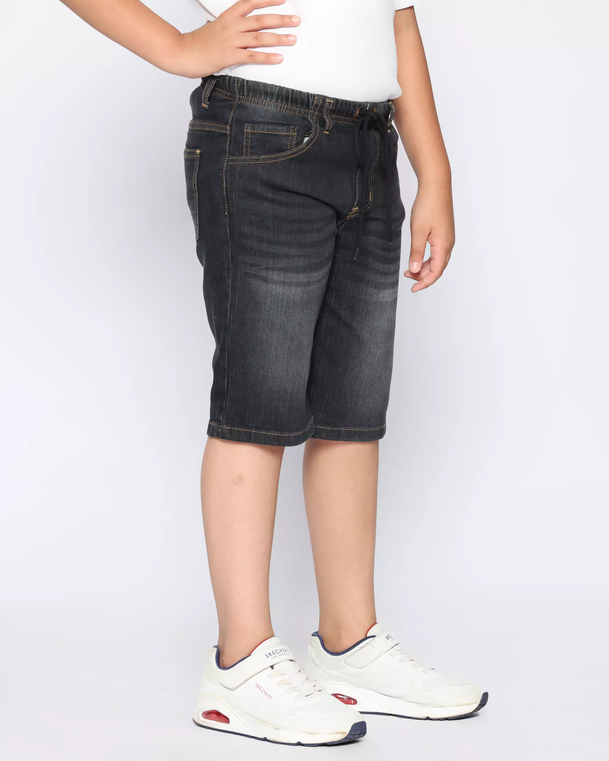 Celana Pendek Anak Laki Jeans Black With Model - FORTUNES
