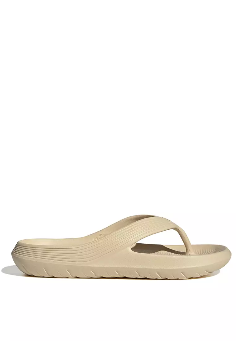 Adidas hotsell slippers latest