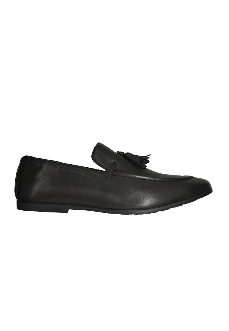 ARIZ SIGNATURE TASSLE LOAFERS