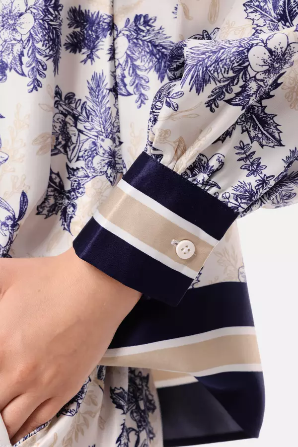 MINIMAL - Jocelyn - Blouse Motif Bunga - Blue Colour Blue