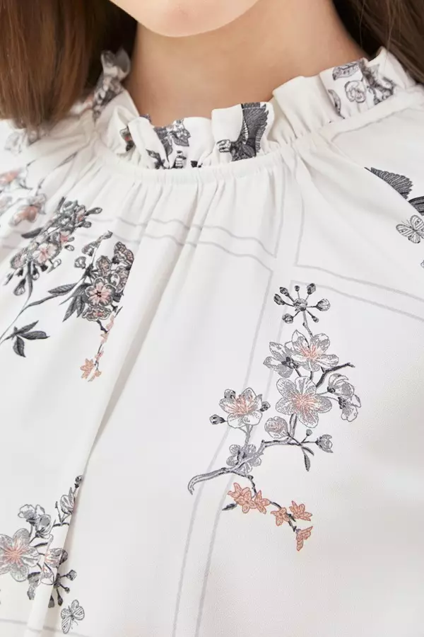 Minimal Magnolia Floral Blouse - Light Beige