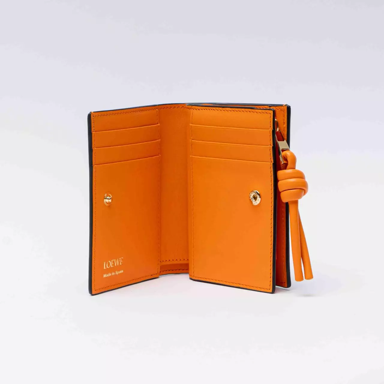 Knot Compact Wallet in Shiny Nappa Calfskin Black/Bright Orange