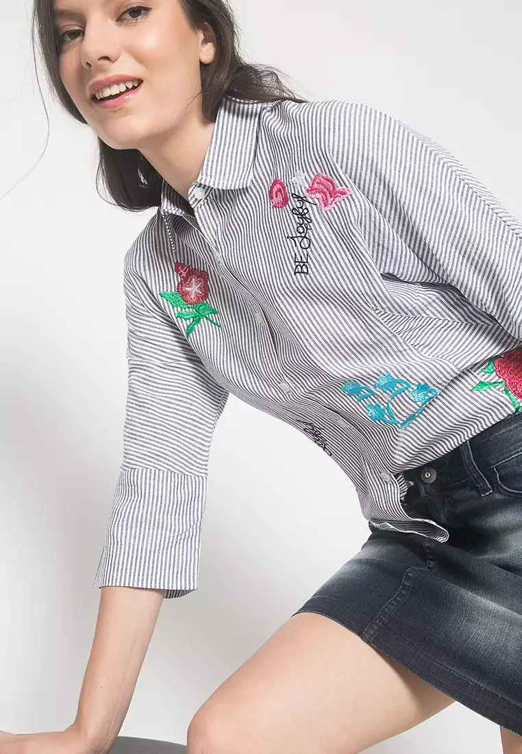 LGS - Slim Fit - Kemeja Wanita - Lengan Panjang - Motif Garis Dengan Gambar