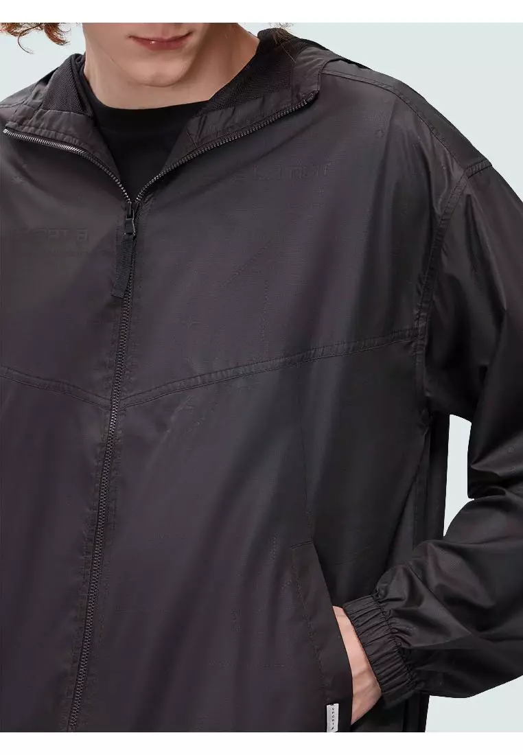 Men's hooded windbreaker top
