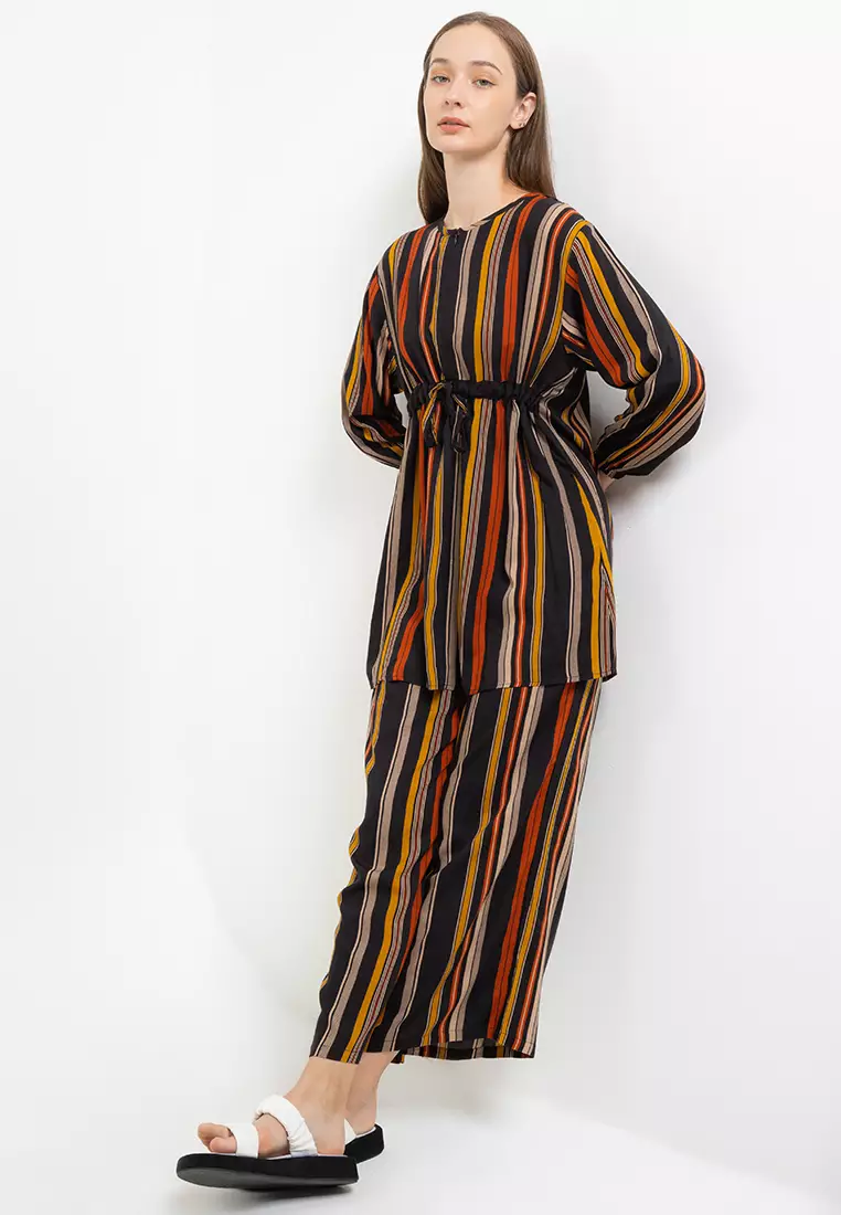 One Set Pajamas Garis Warna Warni