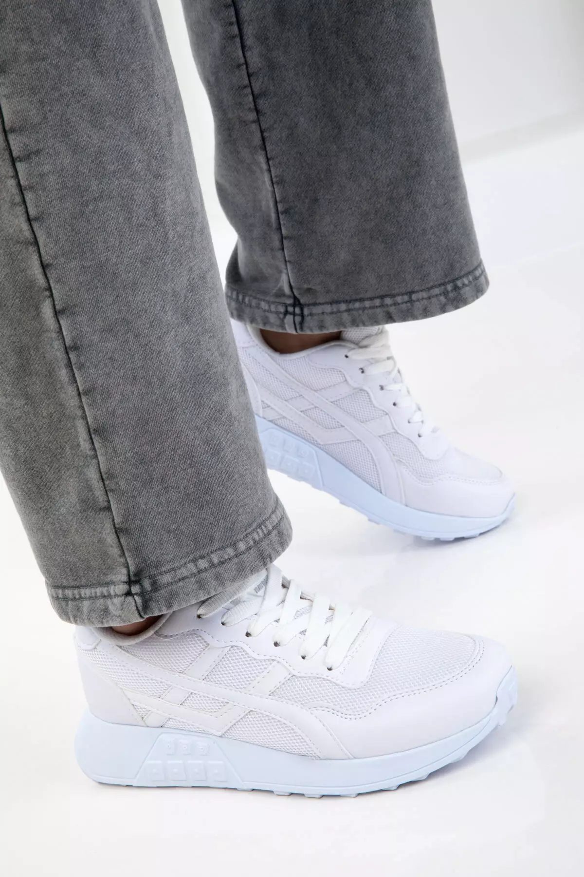 White Women's Sneaker 20654