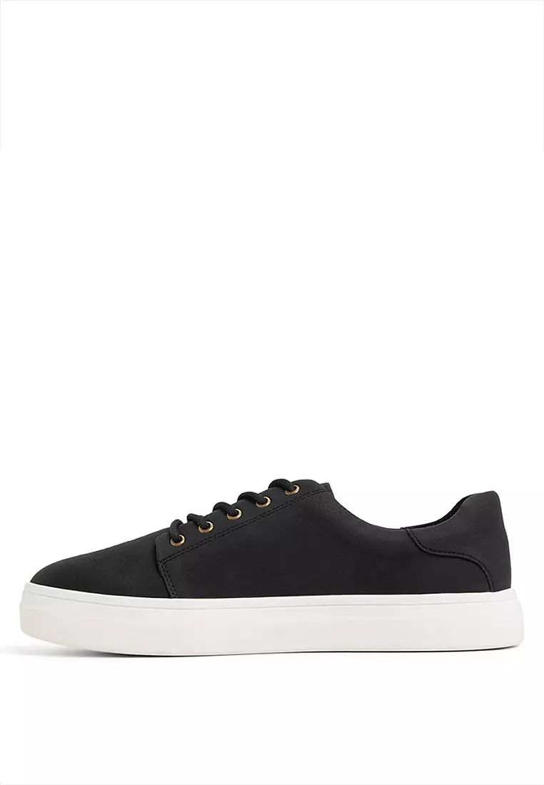 Greeley Sneakers
