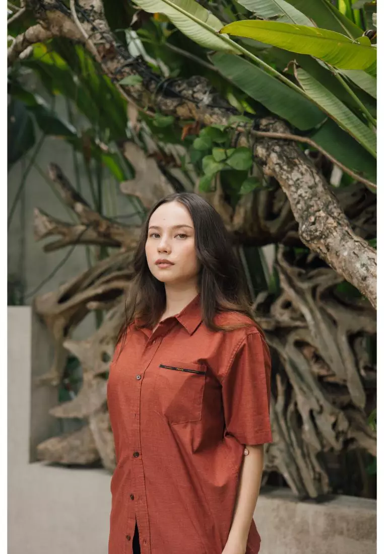 POLICE Kemeja Polos Cotton Twill Slub Teracota Regular Fit Pria