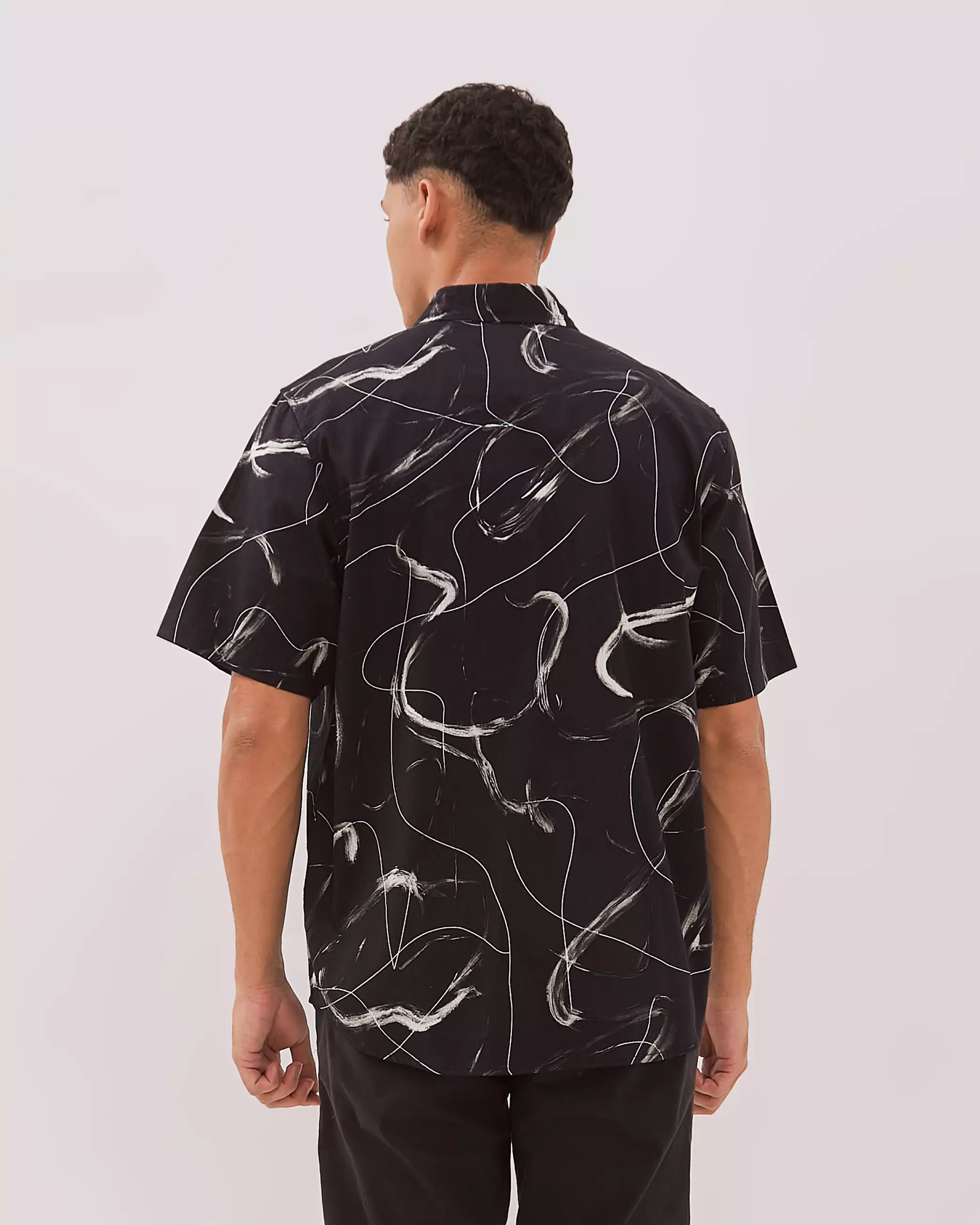 AMK Kemeja Motif Pria Lengan Pendek SHP Davao Ss Black