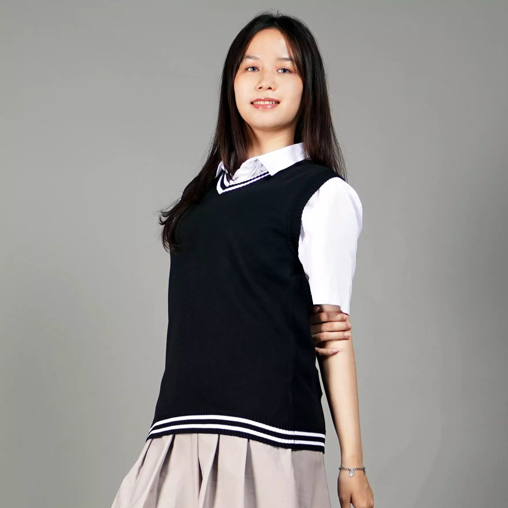 VICKY Rompi Hitam List Putih Rompi Rajut Wanita Korean Style Knit Vest - HITAM