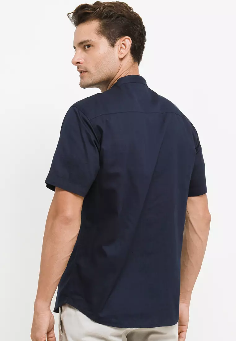 TRIPLE Kemeja Pendek Mandarin Slim Fit (SS MC 415) - Navy
