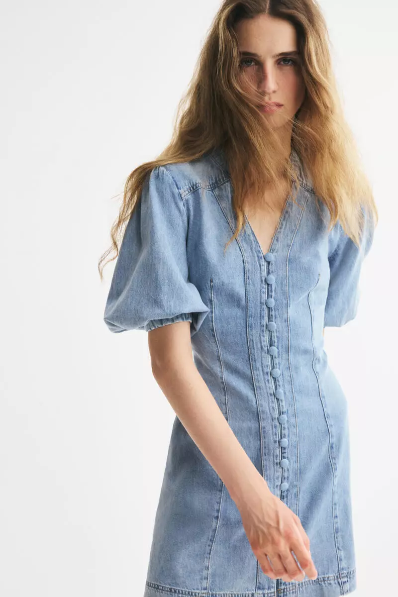 Puff-sleeved denim dress