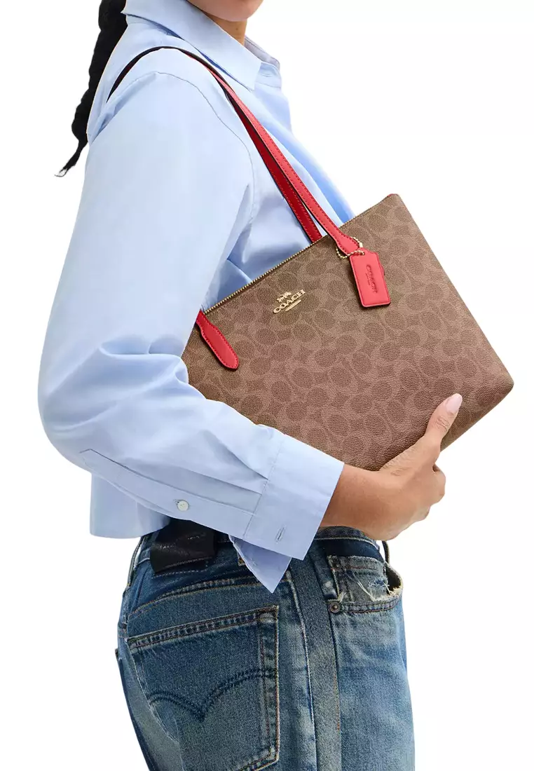 Fiona Zip Tote Bag In Signature Canvas - Tan/ Carnation CBT18