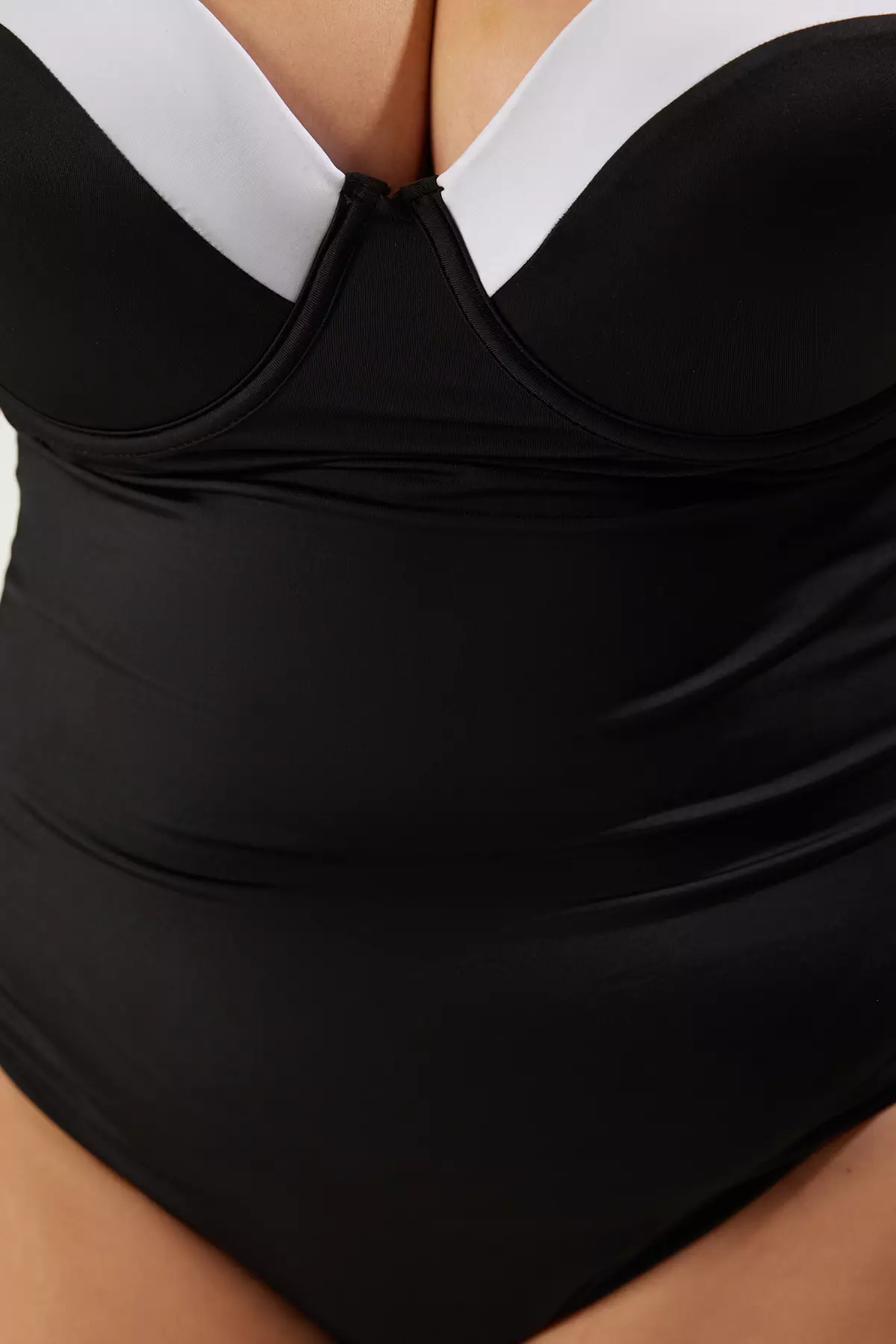 Black Contrast Detail Thick Strap Plus Size Swimsuit