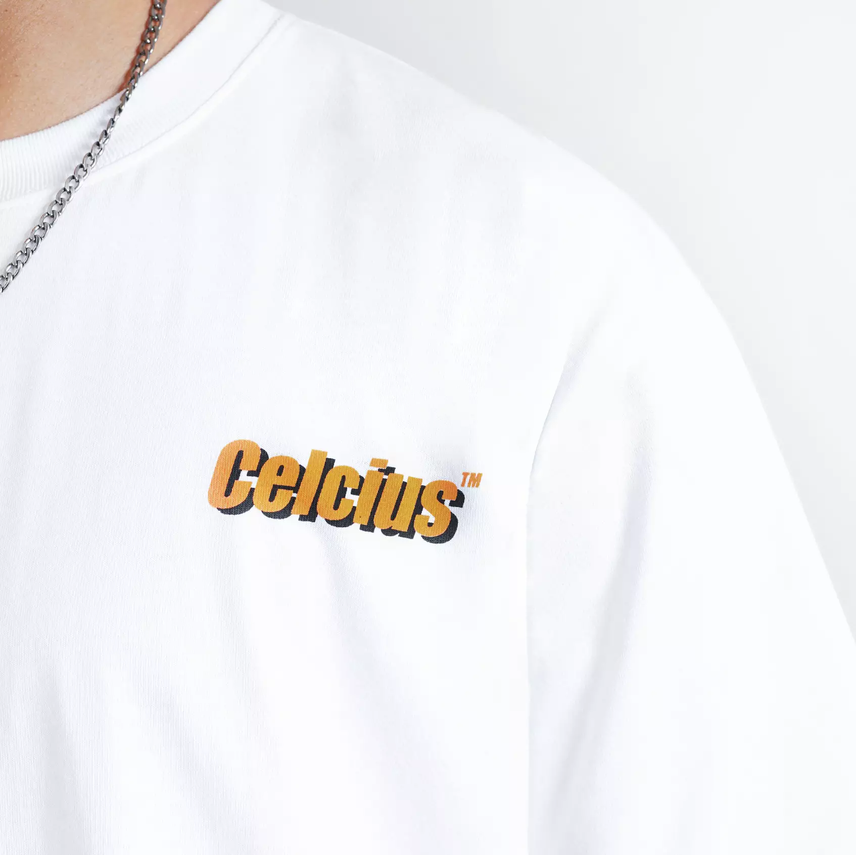 CELCIUS FANTA Bottle Graphic White T-shirt Oversize LIN001430C Putih