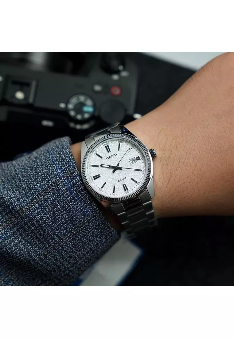 MTP-1302DA-7A Men Analog Watch with Silver Stainless Steel Band