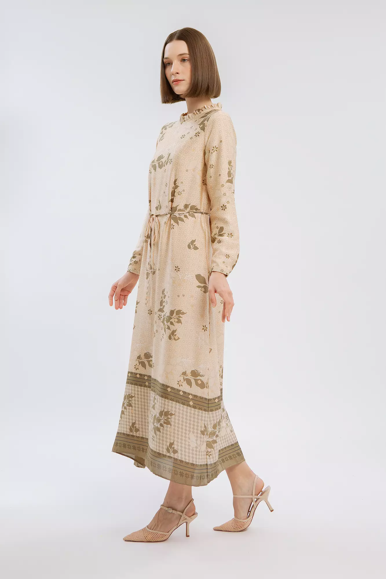 Minimal Sherine Dress Beige