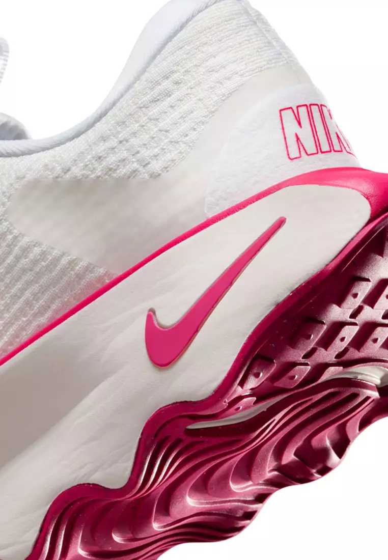 Motiva Walking Shoes