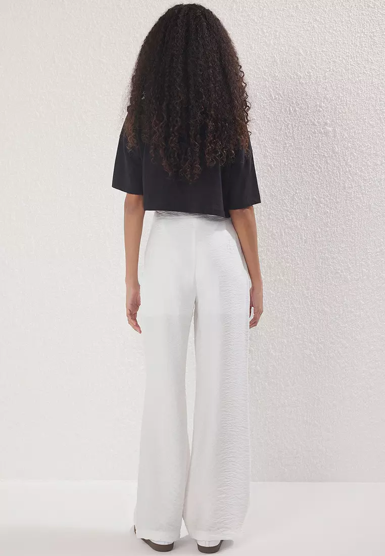 White Textured Wide Leg/Wide Leg Thin Fabric Lined Trousers TWOSS25PL00113