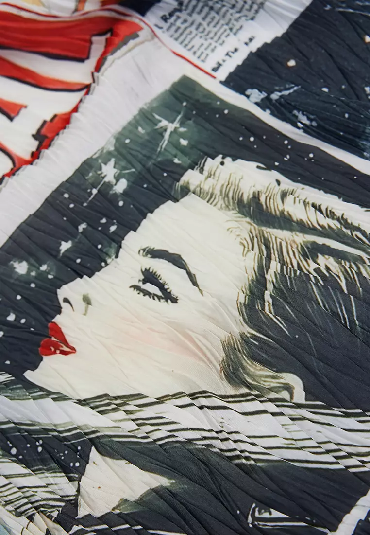 Wrinkled collage scarf