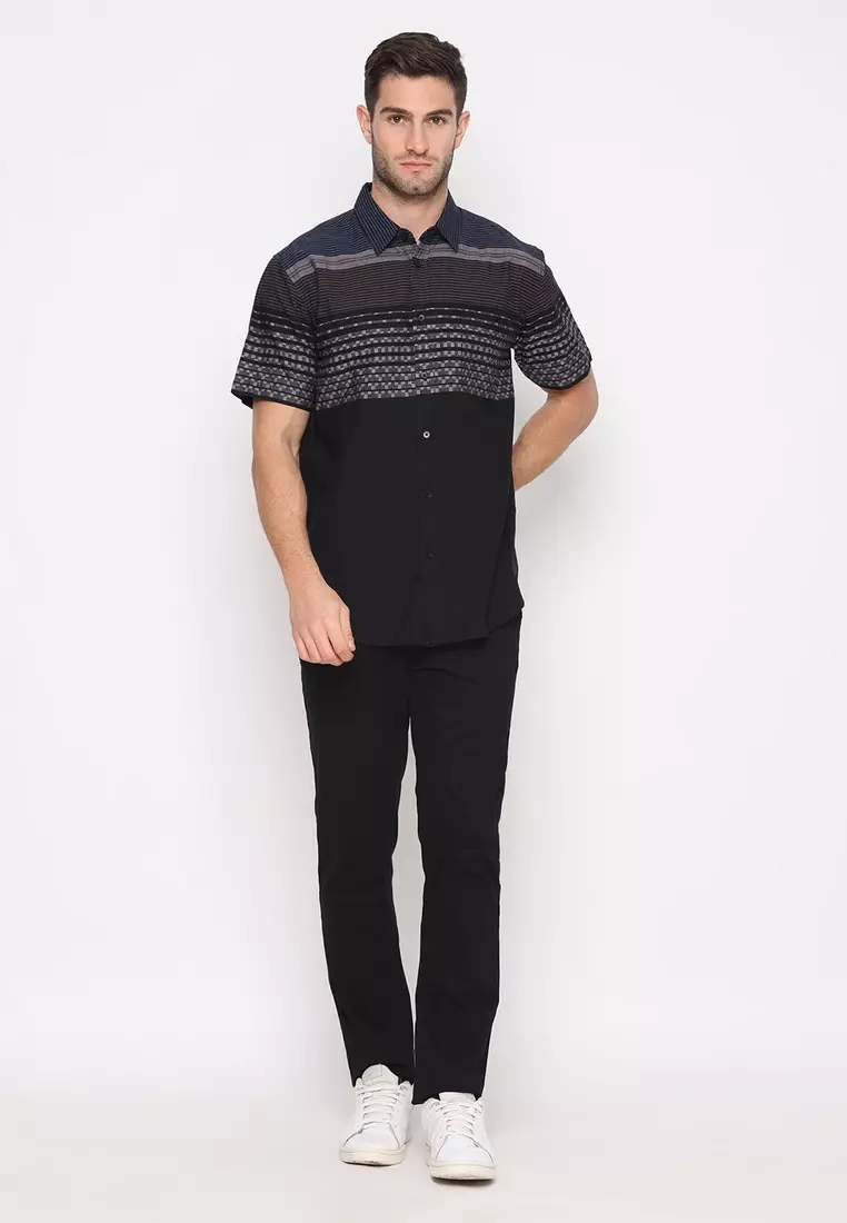 POLICE Kemeja Border Printing Hitam Regular Fit Pria