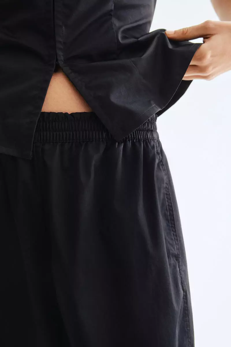 Ankle-length pull-on trousers