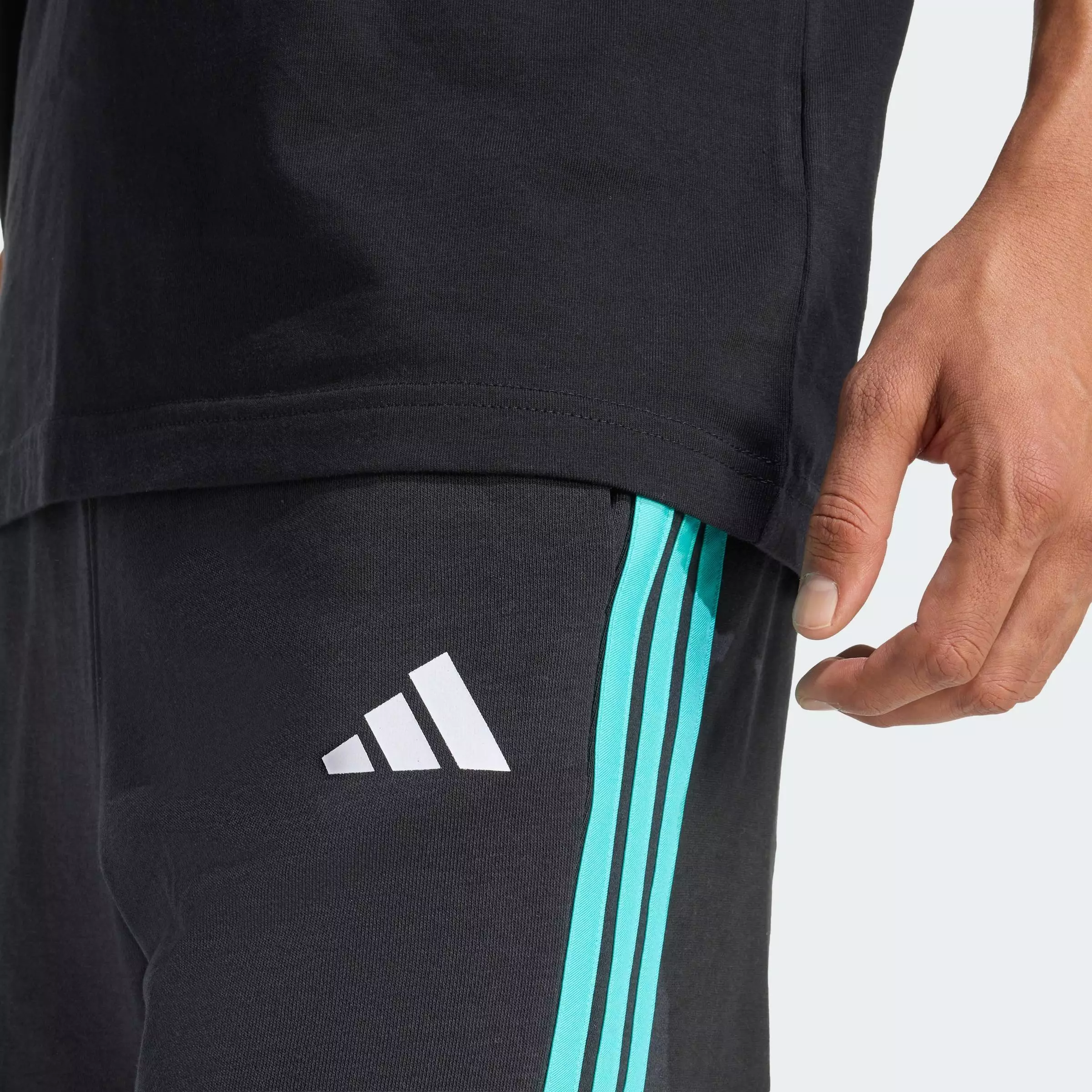 Motorsport MERCEDES - AMG PETRONAS FORMULA 1 TEAM DNA SHORT Men Black KE5912