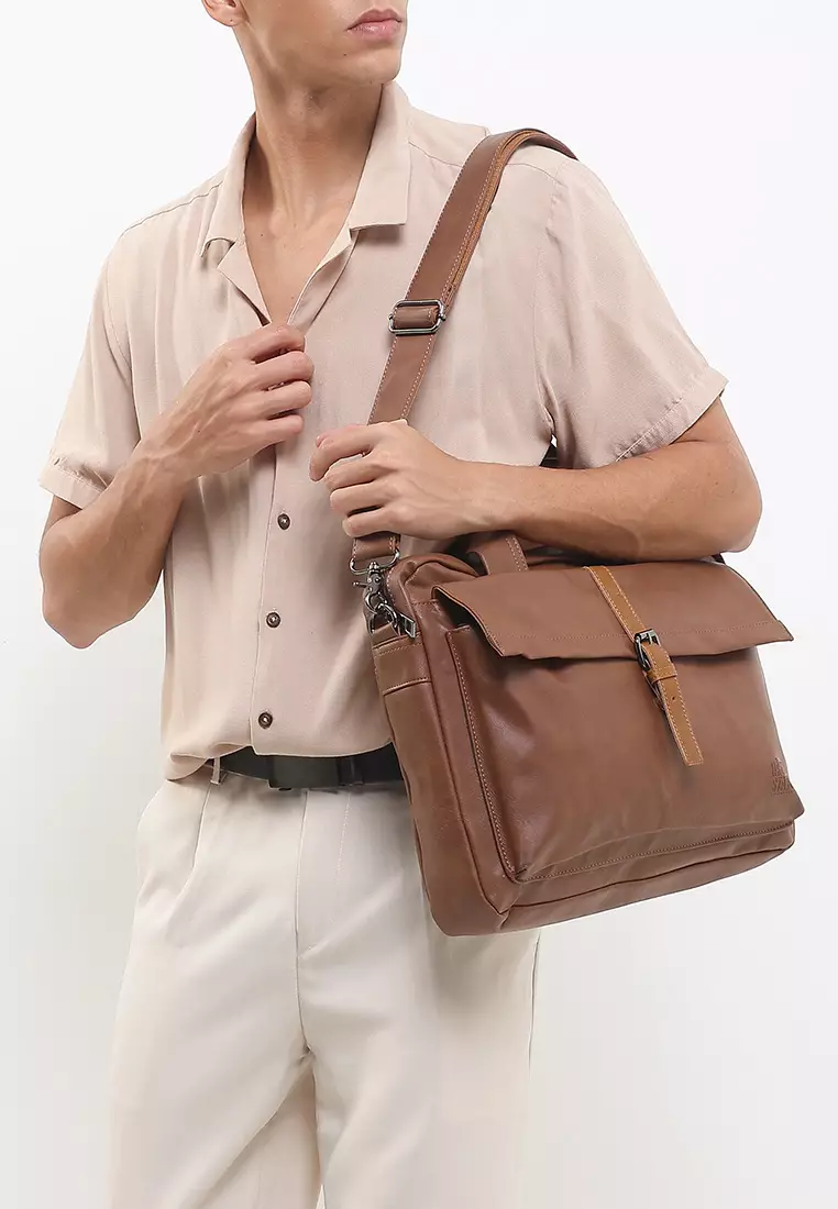 Distressed Leather Executive Brief Messenger Bag