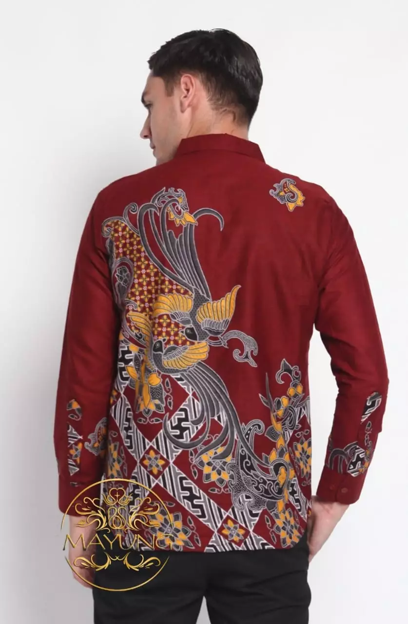Laksamana Maron  Kemeja Batik Premium Pria Slimfit Elegan