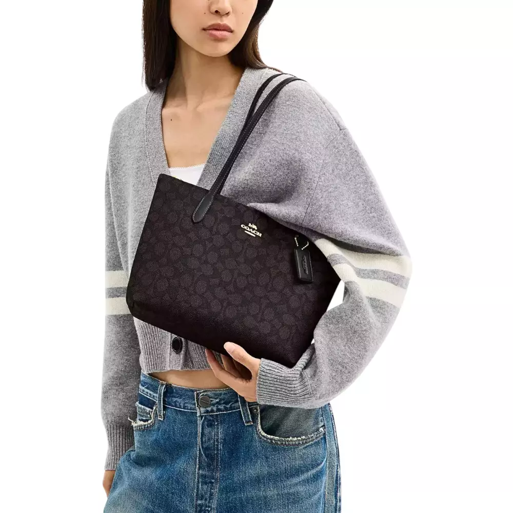 Fiona Zip Tote Bag In Signature Walnut Black