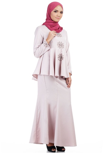Buy Iffa Kurung with Frill Peplum from Ashura in White and Pink and Multi only 179.9