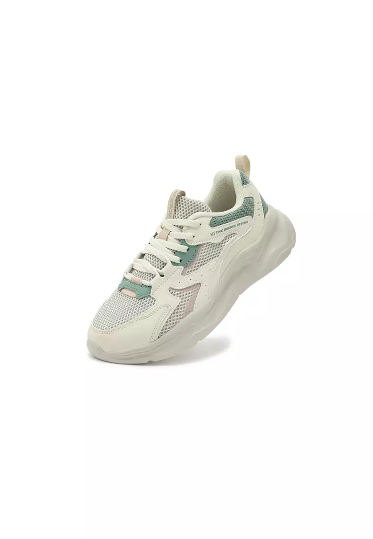 Women’s Lifestyle Shoes in Oat Milk/Sago