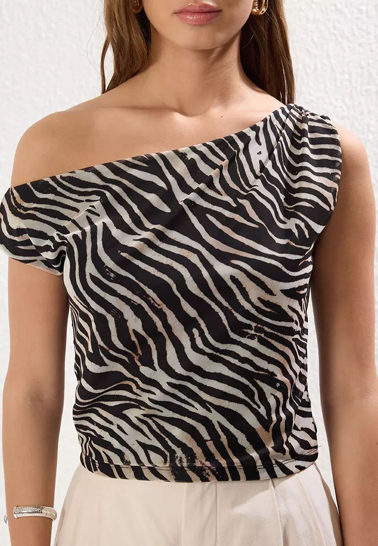 Multicolor Zebra Print Fitted/Fitted Asymmetrical Neckline Stretchy Knitted Blouse Twoss25Bz00046