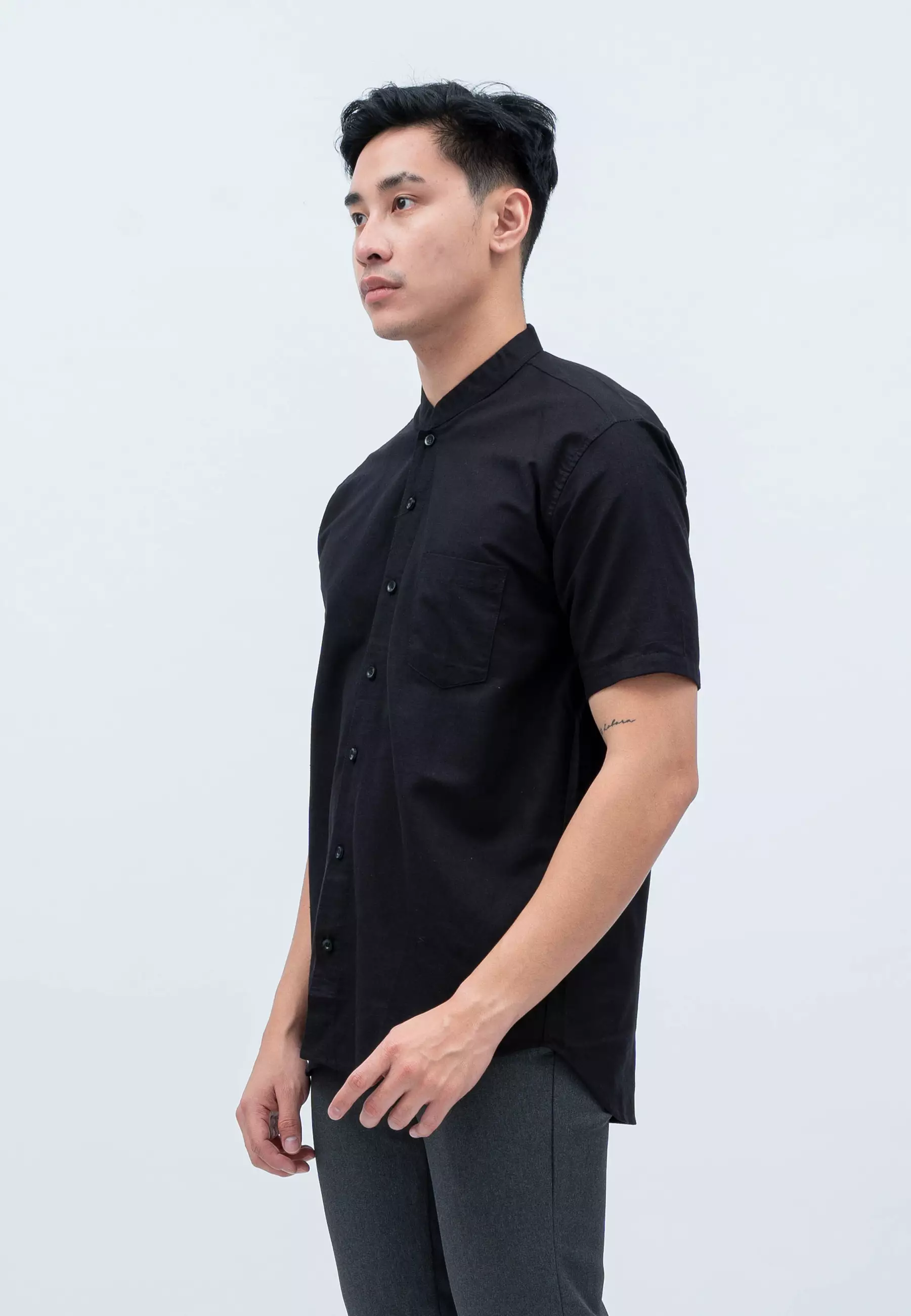 Houseofcuff Baju Koko Kemeja Lengan Pendek Pria Hitam