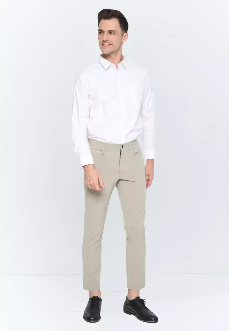Jobb Active Zach Celana Panjang Pria Modern Slim Fit Light Khaki Warna Light Khaki