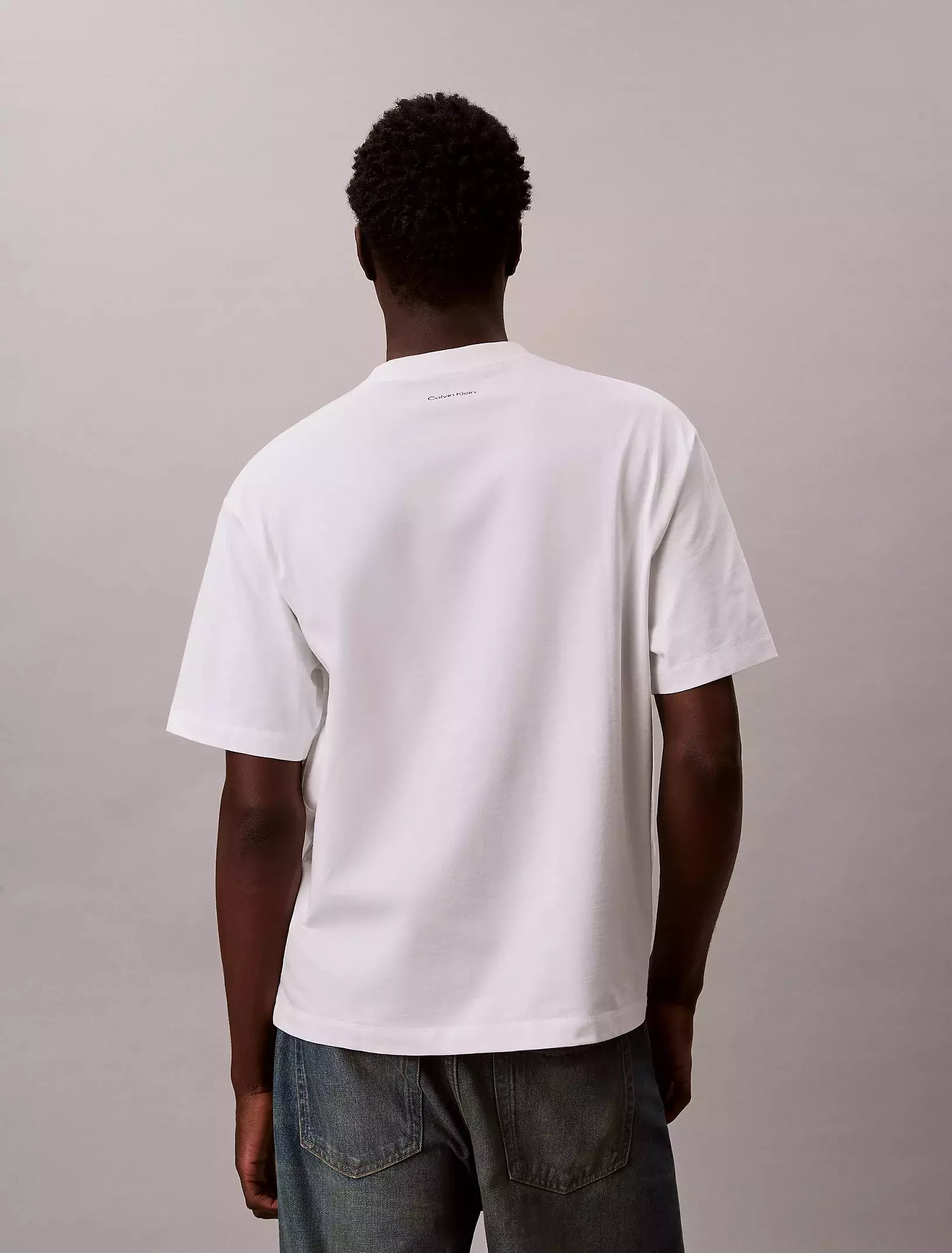 Calvin Klein - 16S MARCH GRAPHIC SEASONAL FASHION RANGE