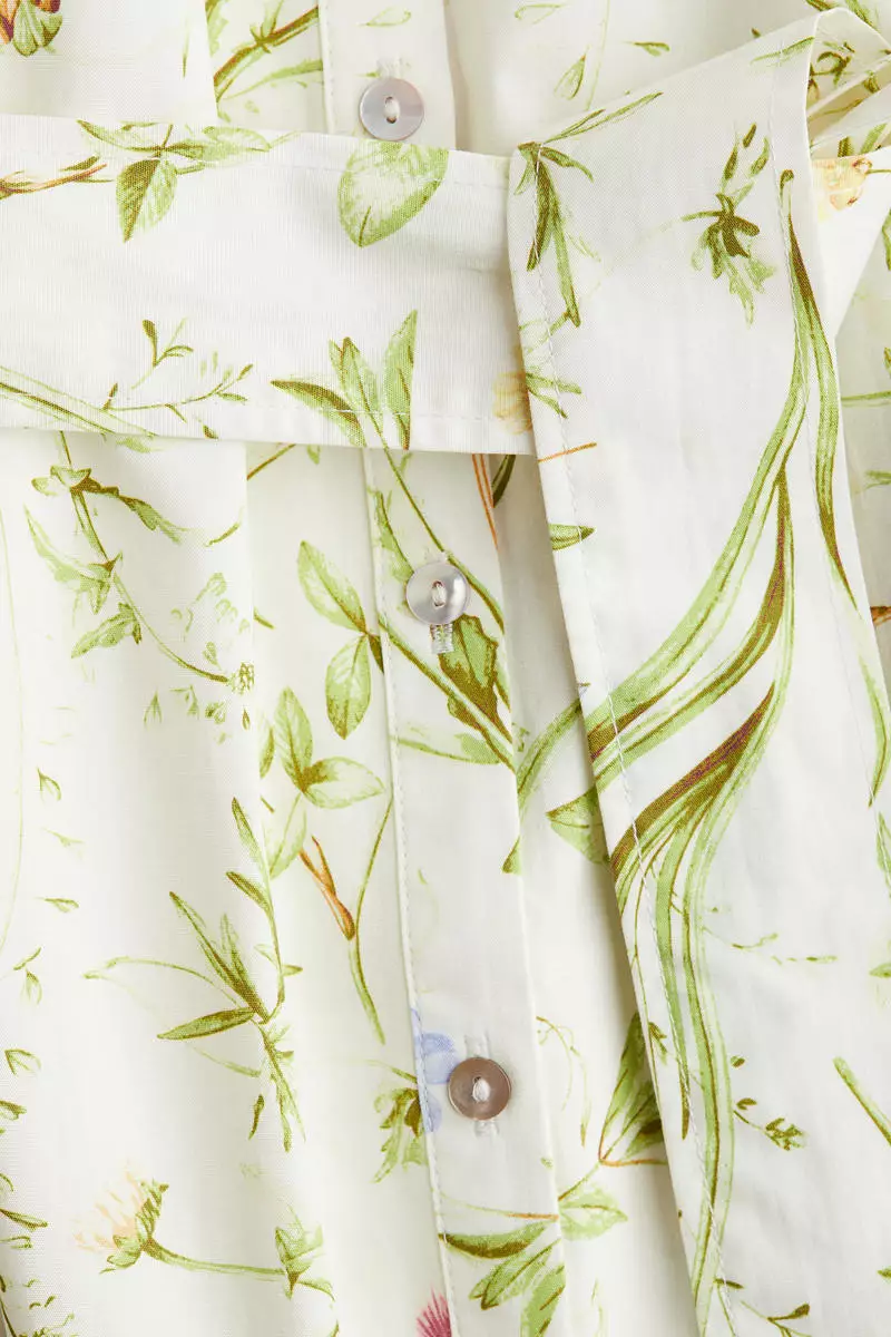 Puff-sleeved poplin dress