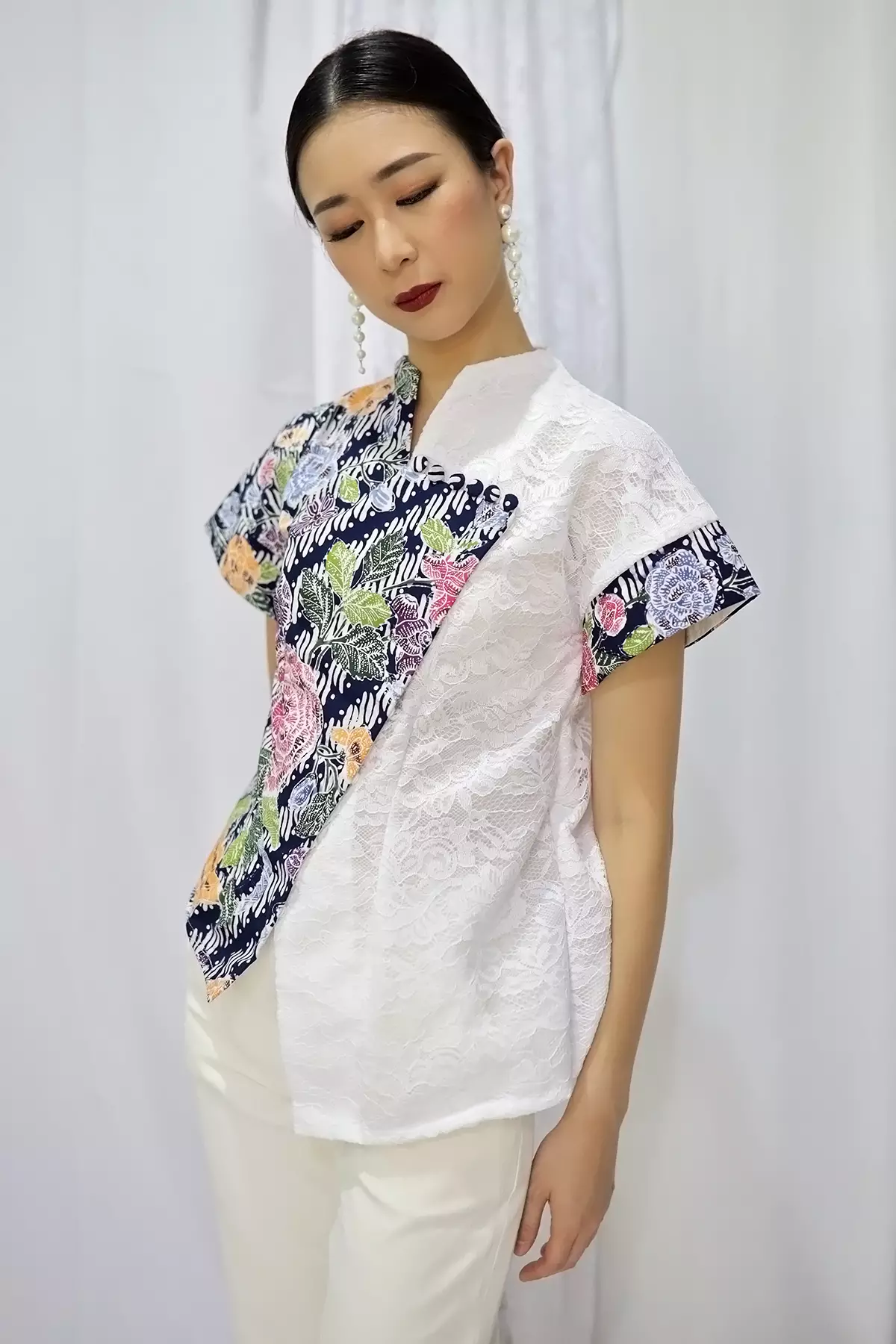 Serodja Encim Kawung Biru Kebaya Janggan Batik