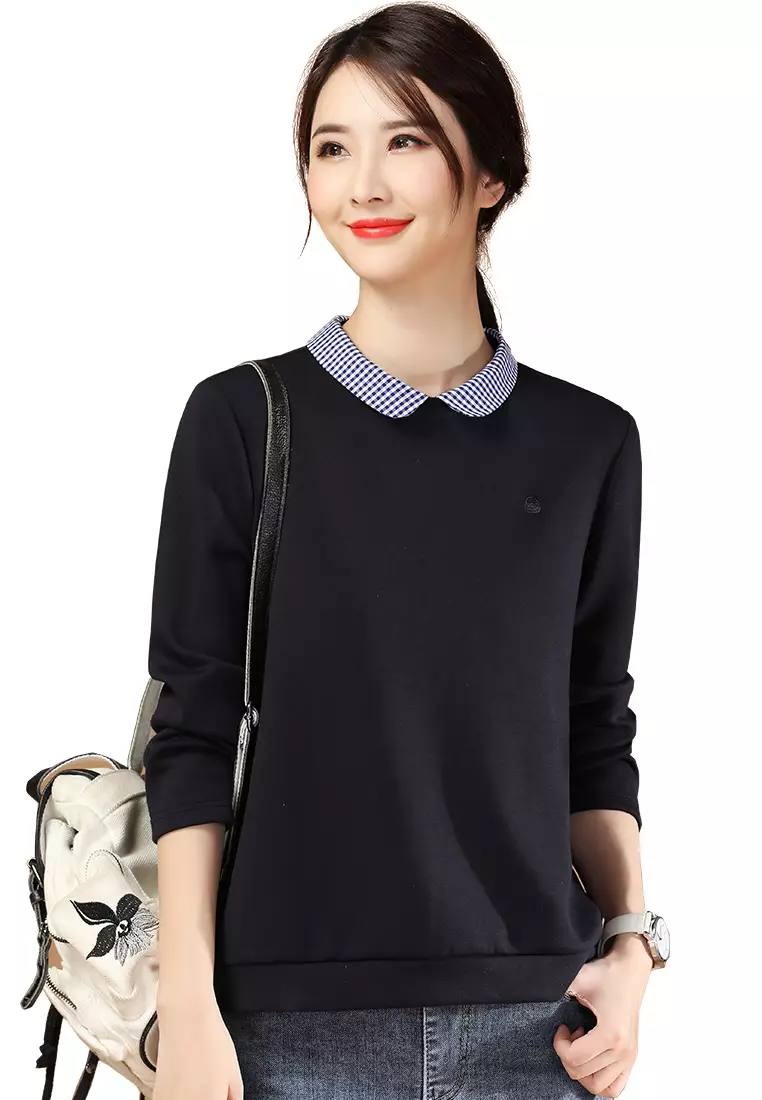 Collar store with sweater