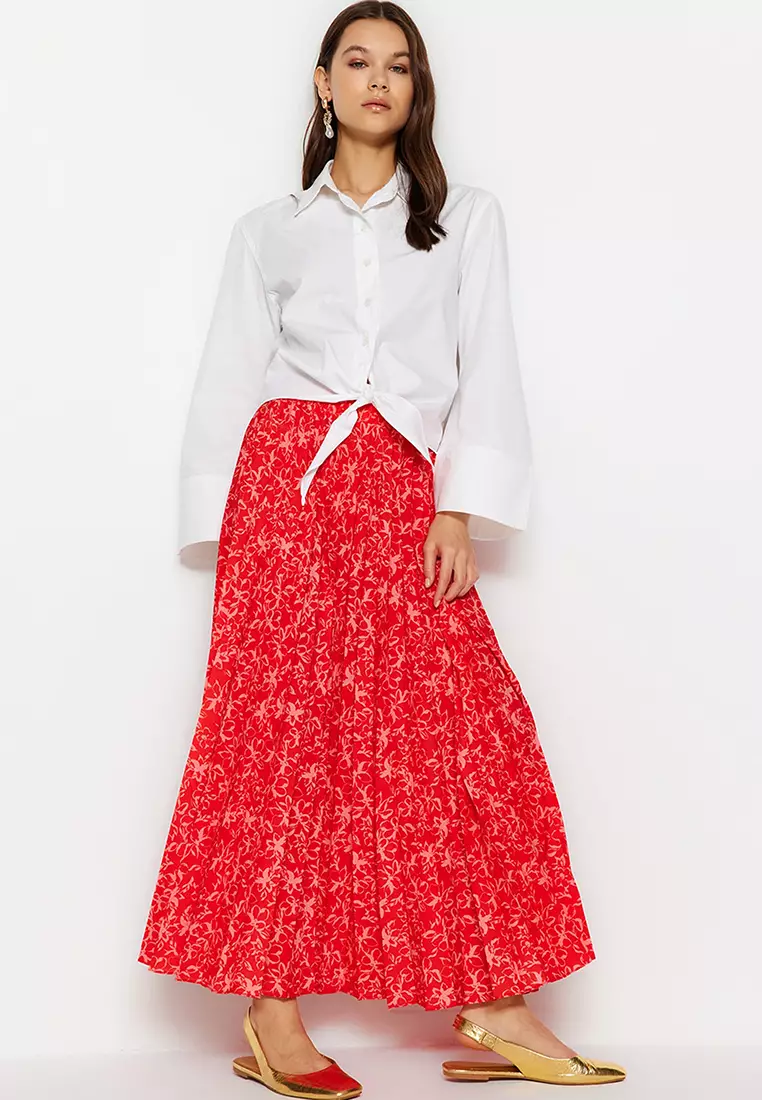 Pleated skirt deals red flowers
