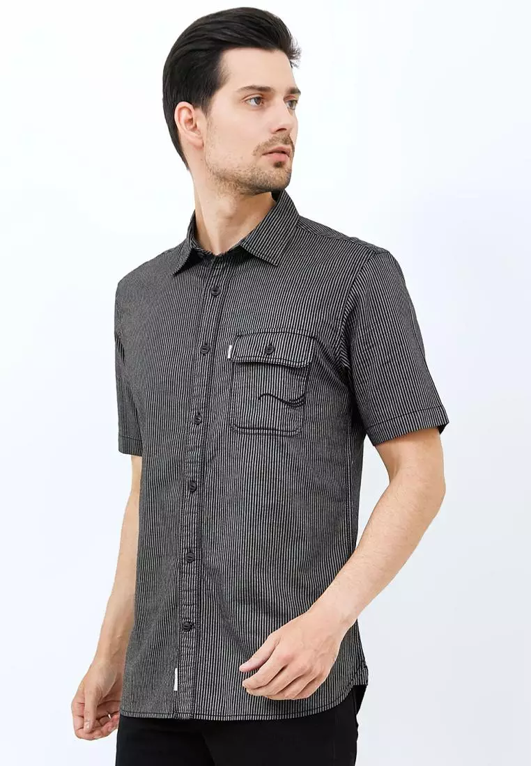 Used 1968 - Juan Kemeja Pria Lengan Pendek