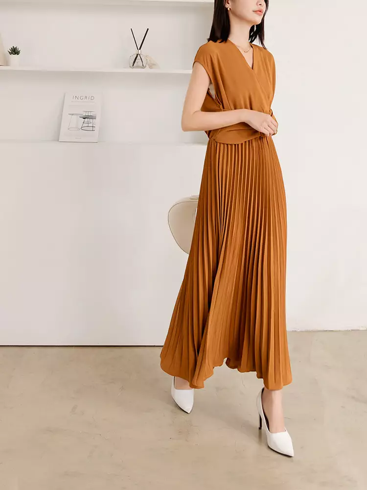 V-Neck Back Tie Waist Pleated Sleeveless Dress [DA10100]