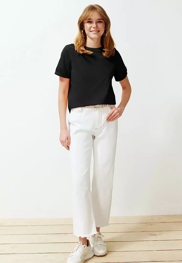 Black Accessory Detail Basic/Regular Pattern Knitted T-Shirt