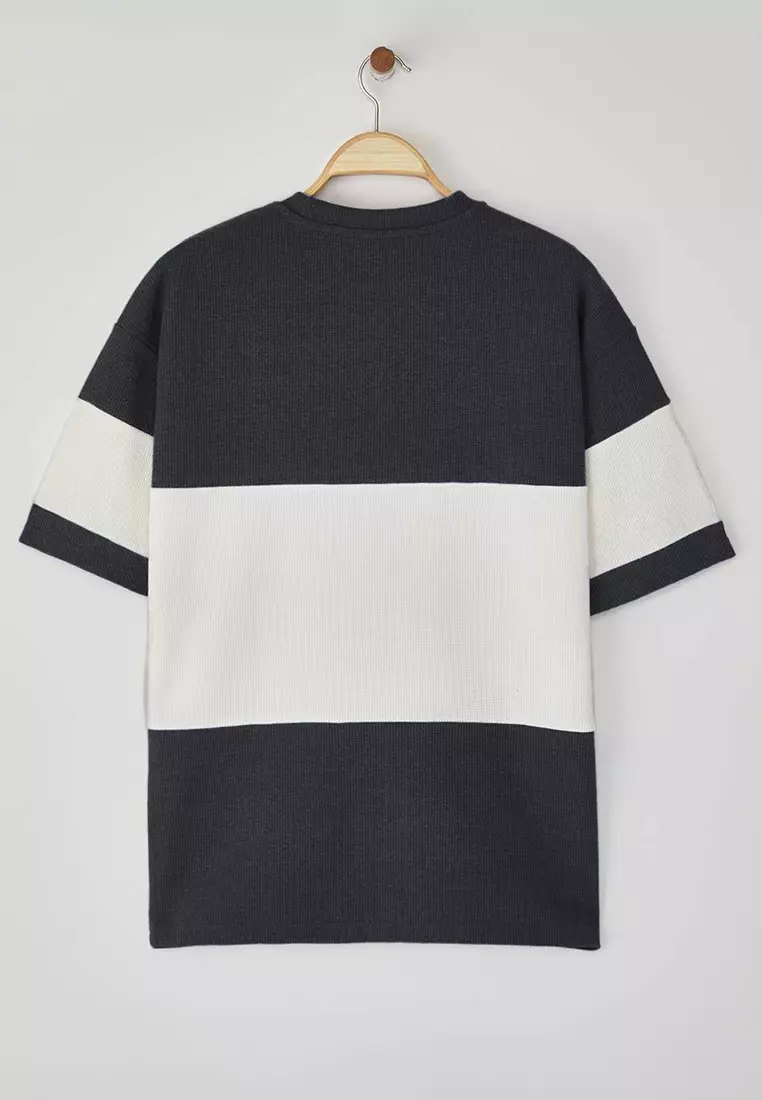 Oversize/Wide Cut Color Block Textured T-Shirt