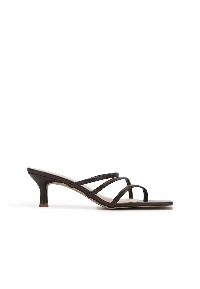 Discount on Nose  shoes - SKU: Strappy Heel Thong