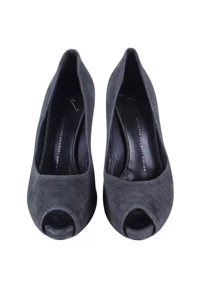 Giuseppe zanotti design on sale pumps