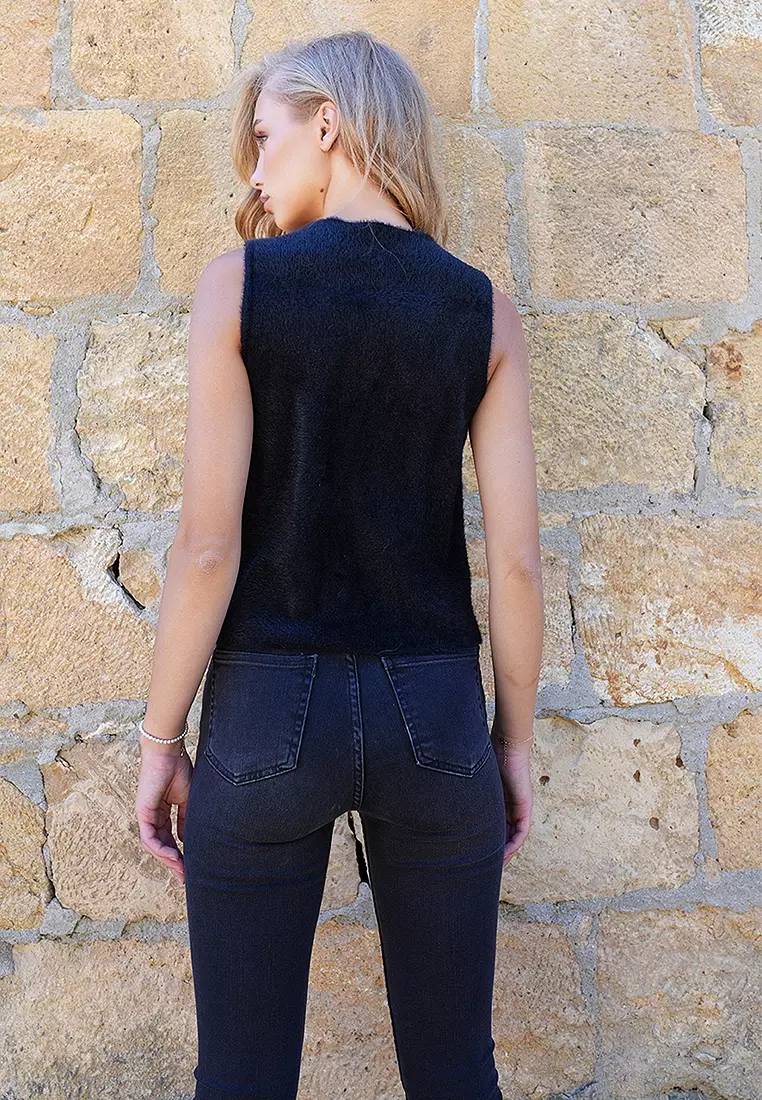 Sleeveless Button Knit Top