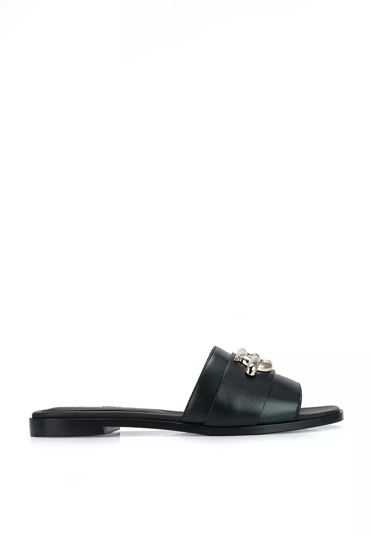 Ferragamo flat sandals outlet