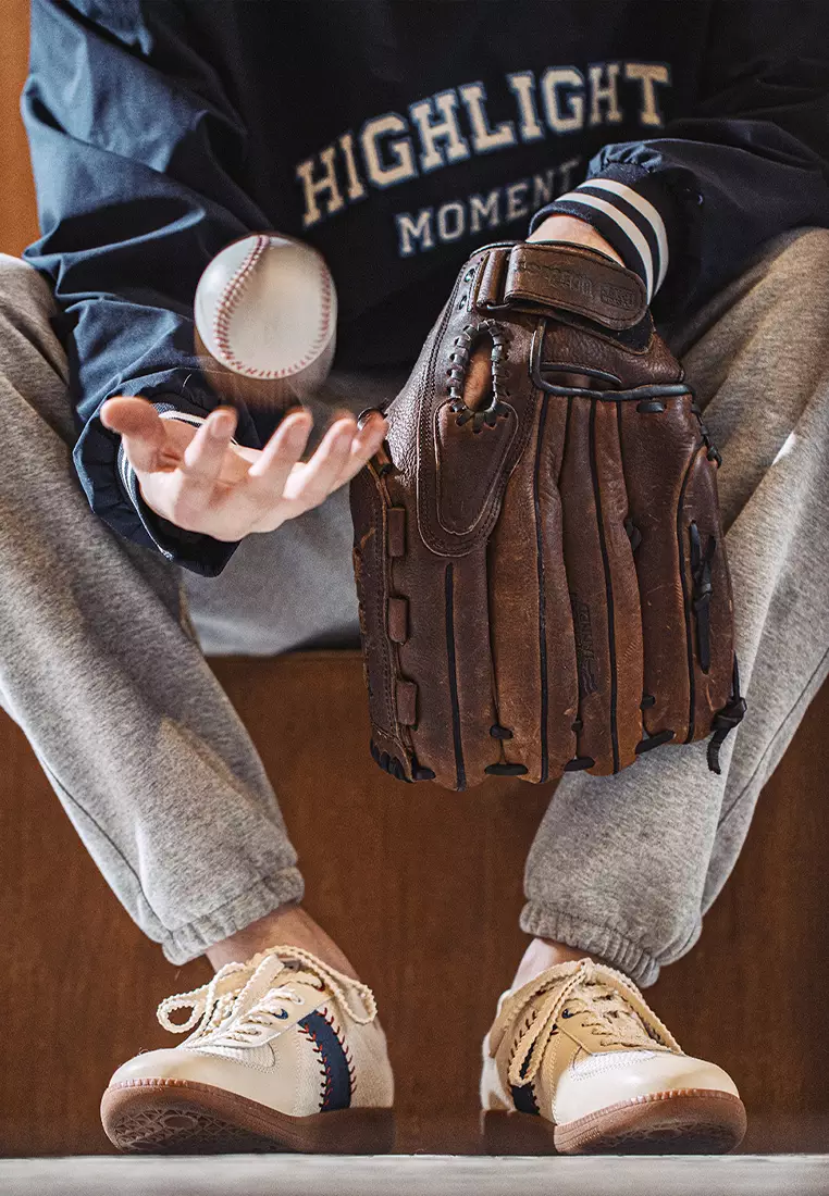 Vintage German Trainer CQ2301008