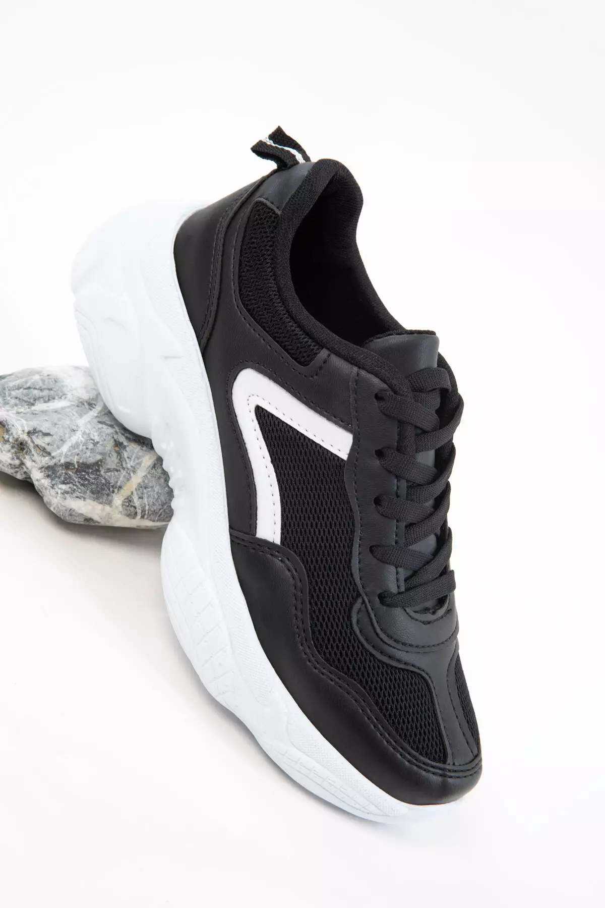 Black-White Women's Sneaker 20610